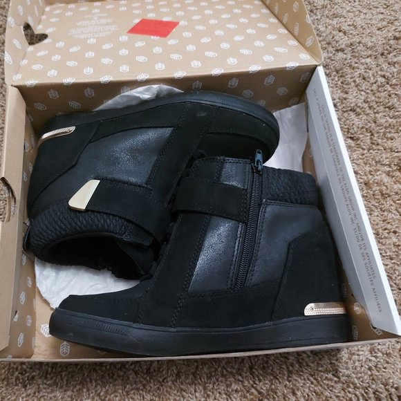 Call it Spring Varrese Wedge Booties - Picture 3 of 7